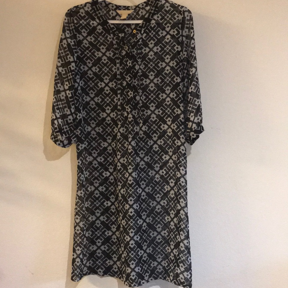 Black geometric print shift dress
